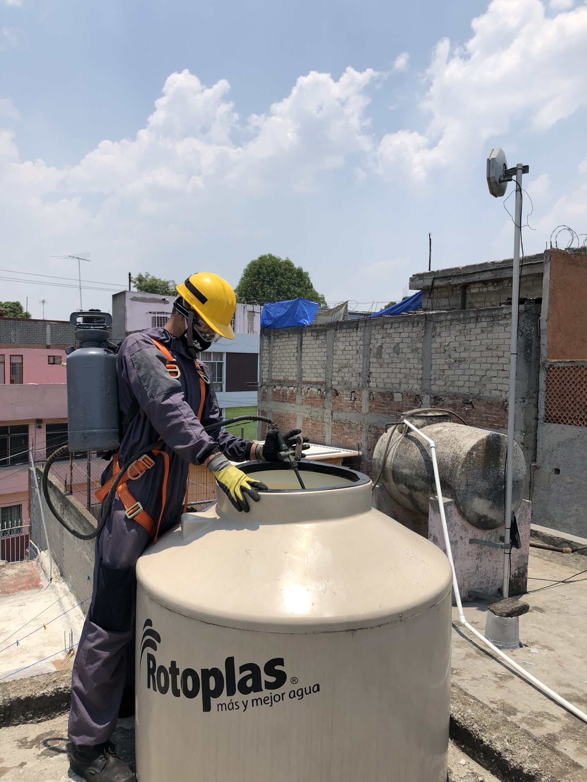 Servicio integral de lavado de cisternas y tinacos con enfoque sanitario
