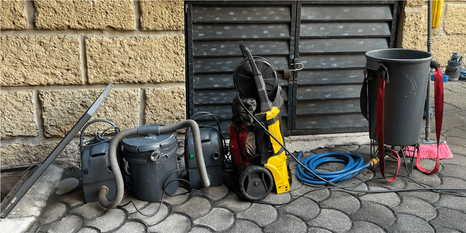 Herramientas de trabajo para la limpieza de cisternas en Huixquilucan
