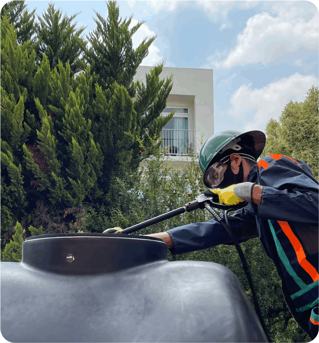 Lavado de cisternas y tinacos en Xochimilco