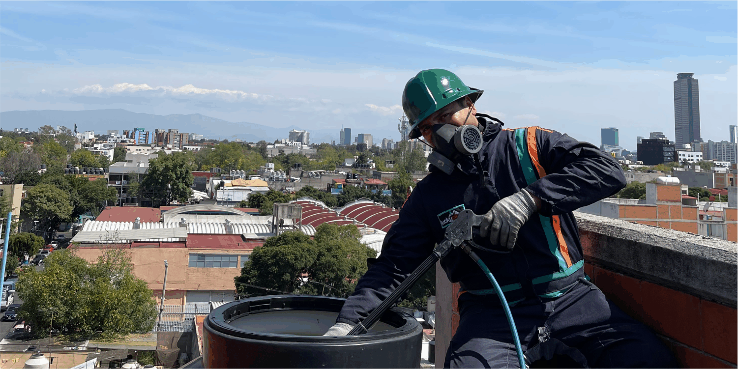 Limpieza de tinacos en Texcoco