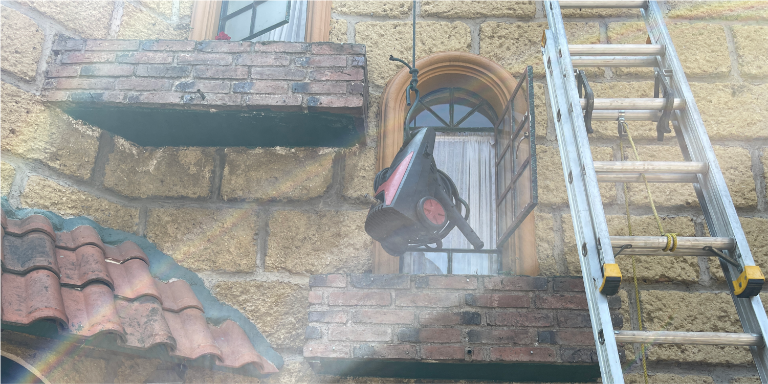 Operadores preparan herramientas para limpieza de cisternas y tinacos en Nicolás Romero