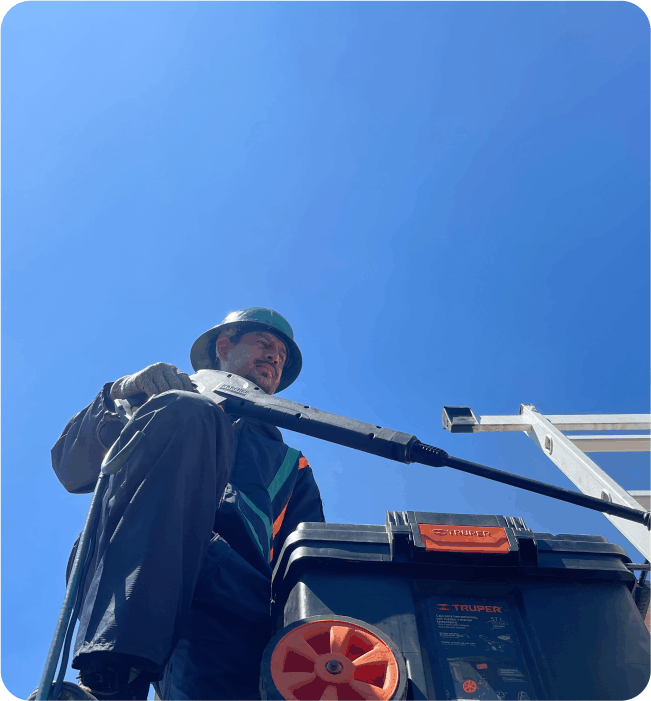 Técnico en lavado de cisterna y tinacos en la GAM