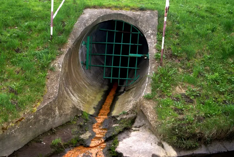 aguas negras contaminadas