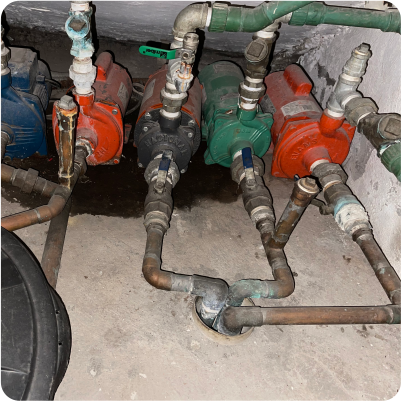 Revisión de bombas hidráulicas de cisternas durante el lavado de cisternas en CDMX y EDOMEX