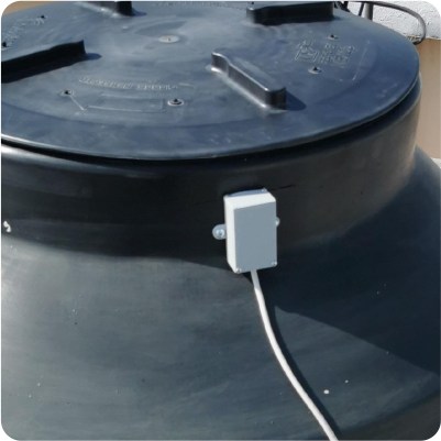 Revisión de sensores de placa de tinaco durante el lavado de tinacos en CDMX y EDOMEX